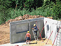 una casa prefabbricata in costruzione